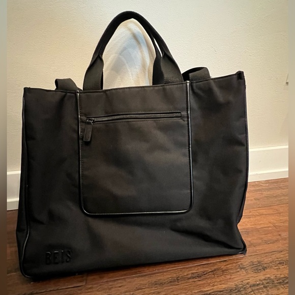 BEIS Handbags - BEIS Black The East to West Tote Bag